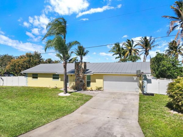 1902 MIMOSA Avenue, Fort Pierce, FL 34949
