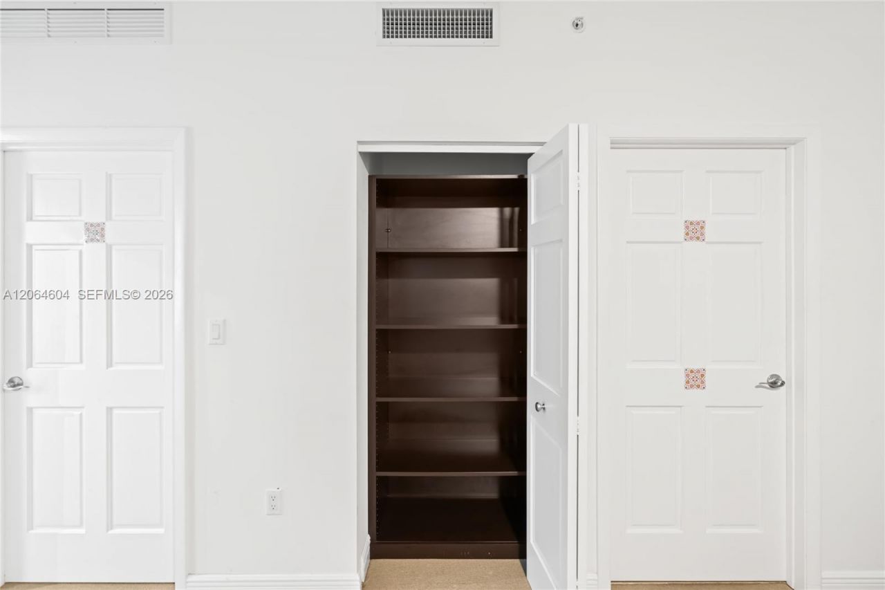 90 SW 3rd St , Unit 3504, Miami, FL 33130 Photo