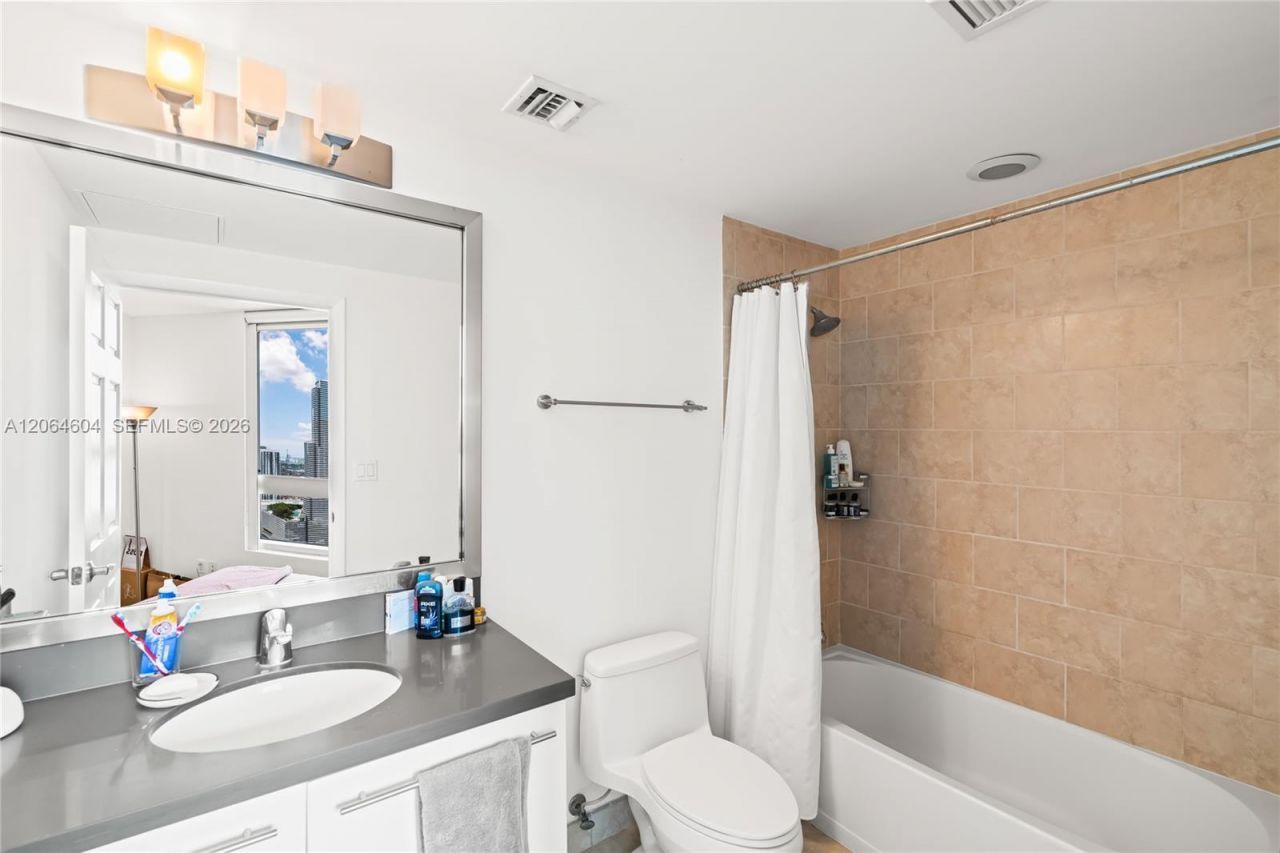 90 SW 3rd St , Unit 3504, Miami, FL 33130 Photo