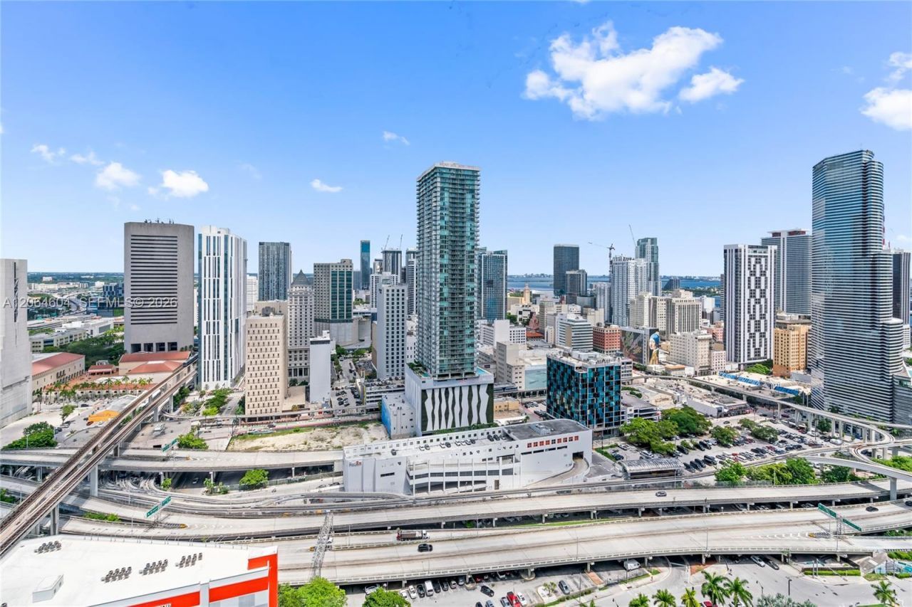 90 SW 3rd St , Unit 3504, Miami, FL 33130 Photo