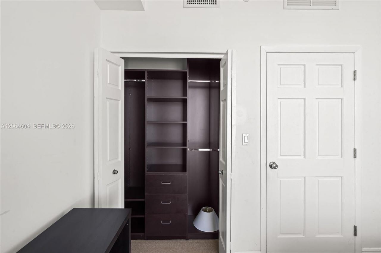 90 SW 3rd St , Unit 3504, Miami, FL 33130 Photo