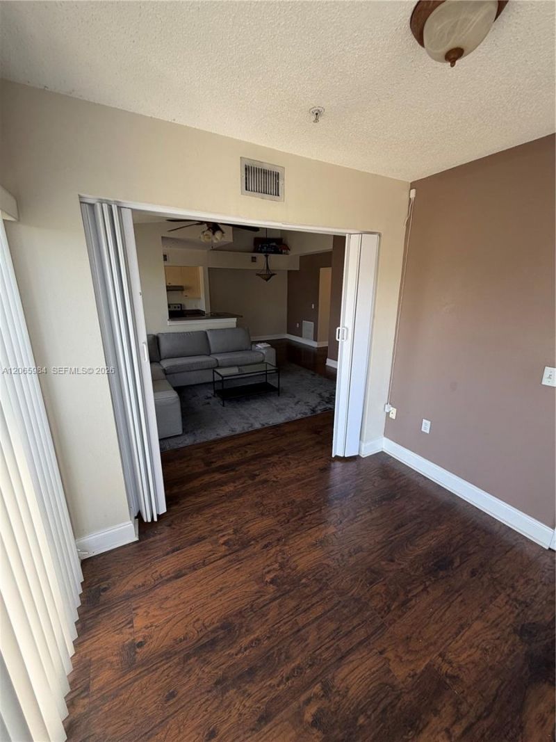 2427 Centergate Dr , Unit 301, Miramar, FL 33025 Photo