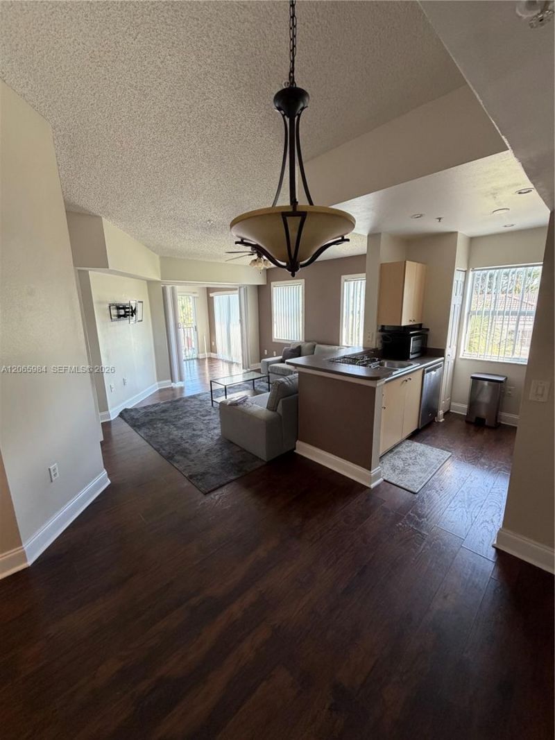 2427 Centergate Dr , Unit 301, Miramar, FL 33025 Photo