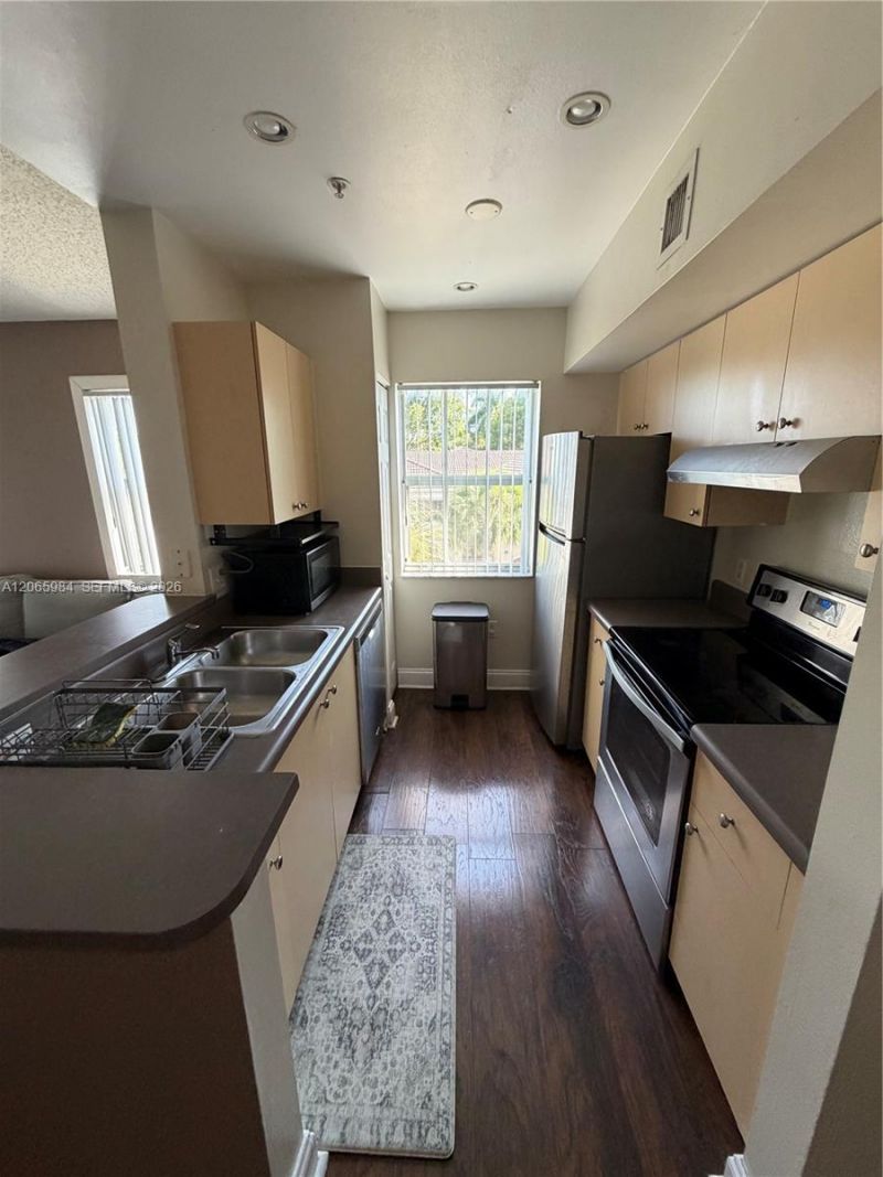 2427 Centergate Dr , Unit 301, Miramar, FL 33025 Photo