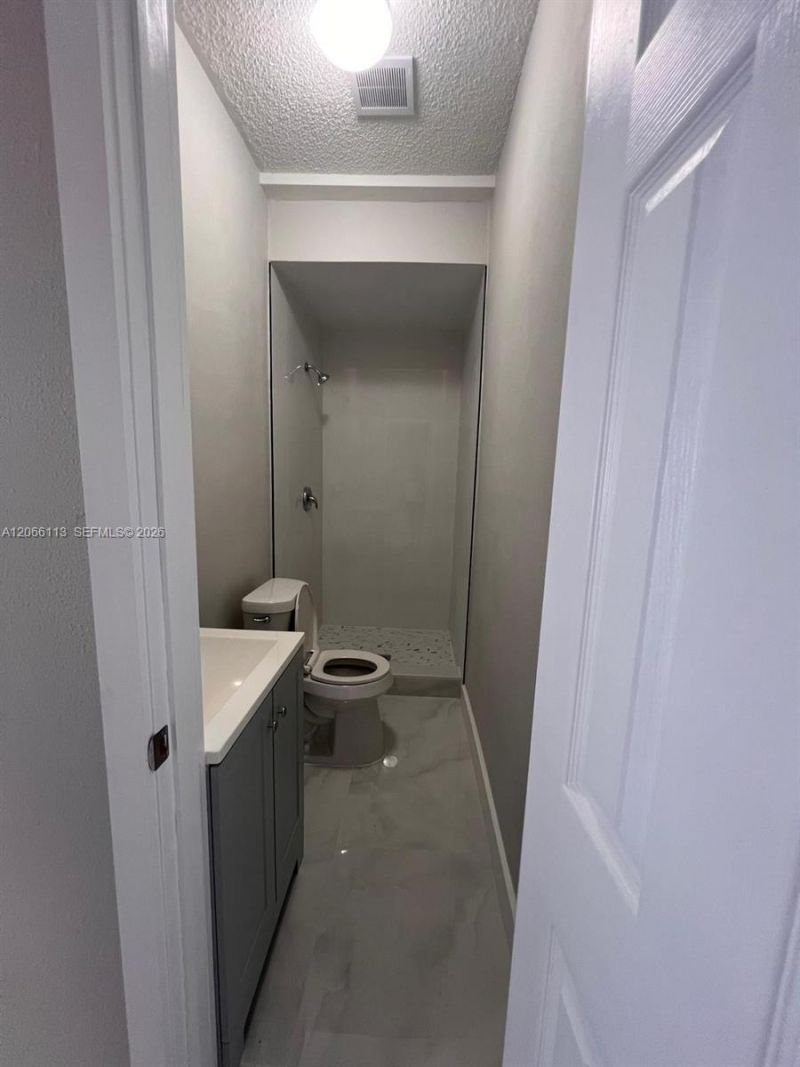 1625 NW 35th St , Unit B5, Miami, FL 33142 Photo