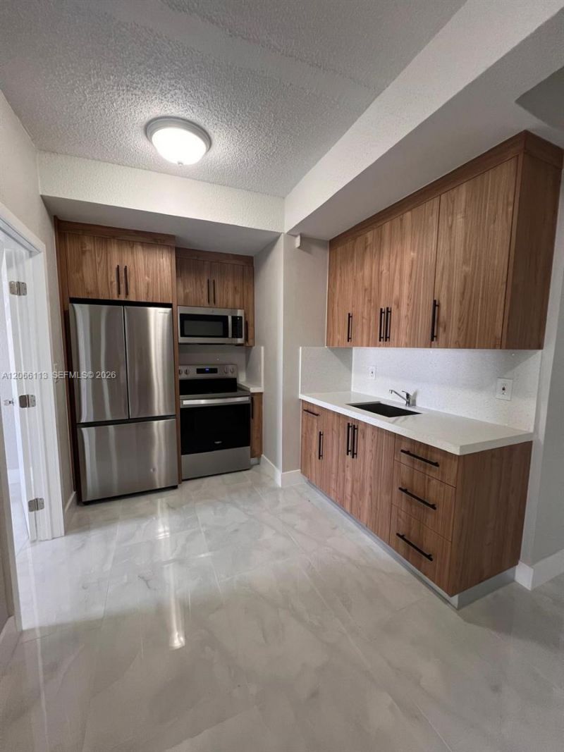 1625 NW 35th St , Unit B5, Miami, FL 33142 Photo