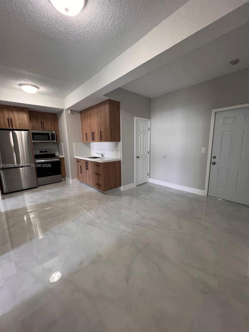 1625 NW 35th St , Unit B5, Miami, FL 33142 Photo