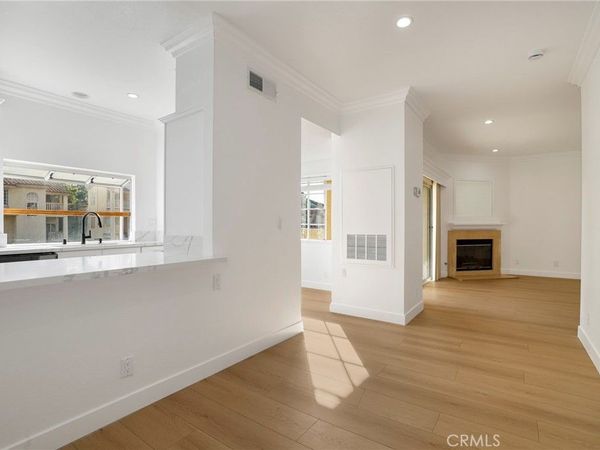 5799 Freebird Lane, Unit 102, Oak Park, CA 91377