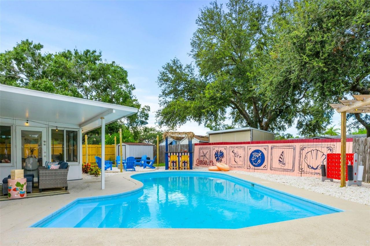 7957 Cottonwoode Drive, Largo, FL 33773 Photo