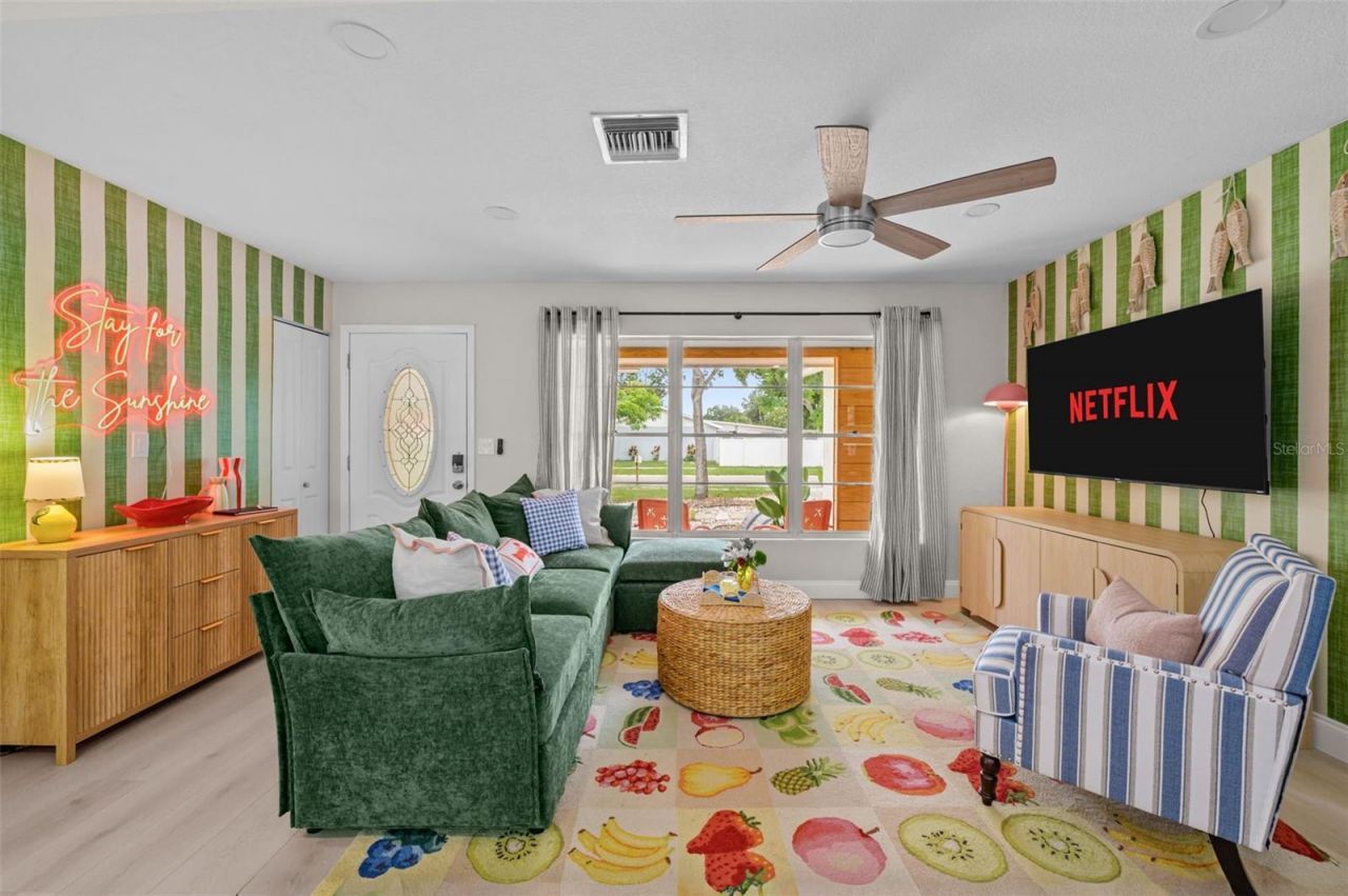 7957 Cottonwoode Drive, Largo, FL 33773 Photo