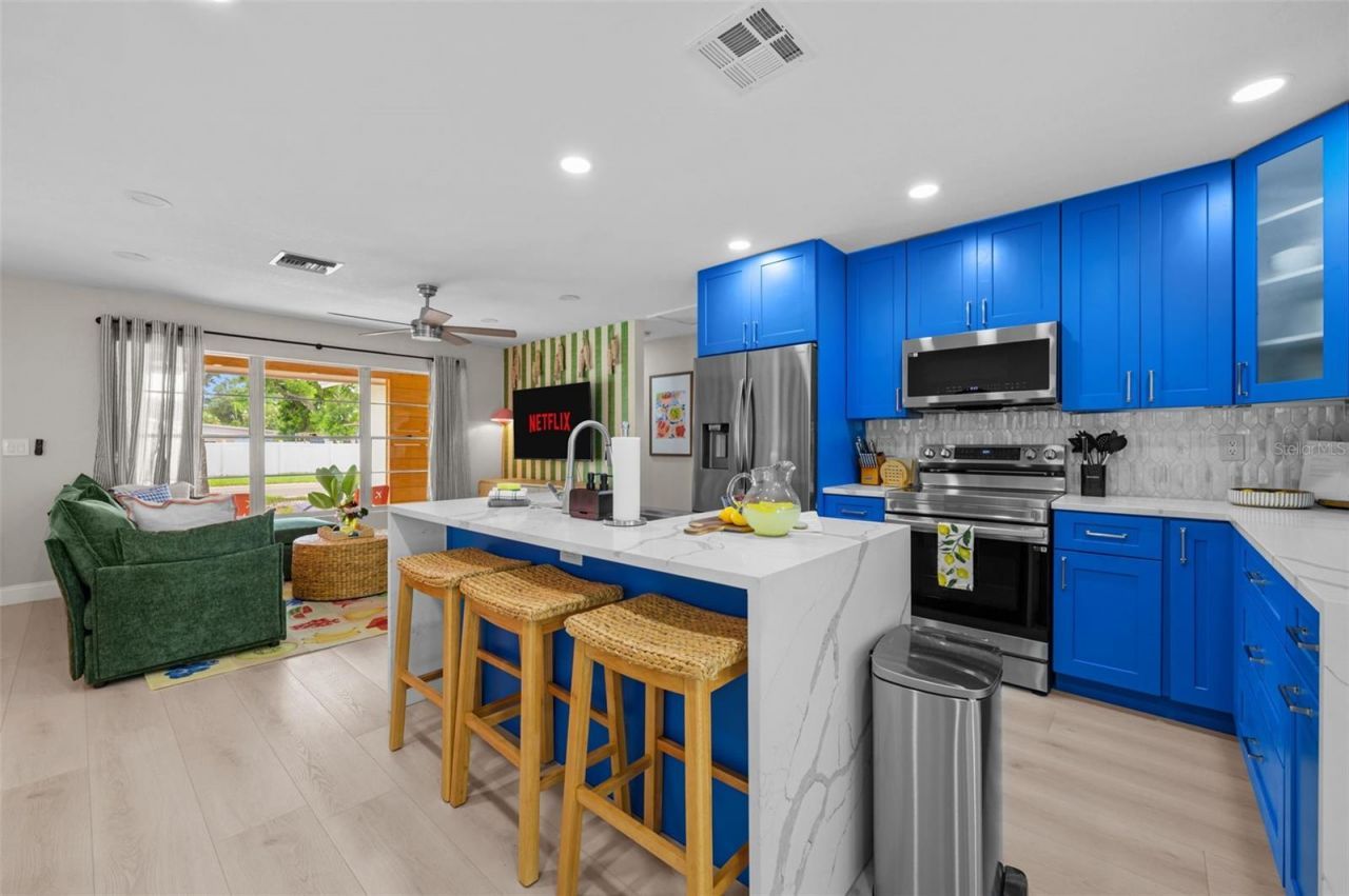 7957 Cottonwoode Drive, Largo, FL 33773 Photo