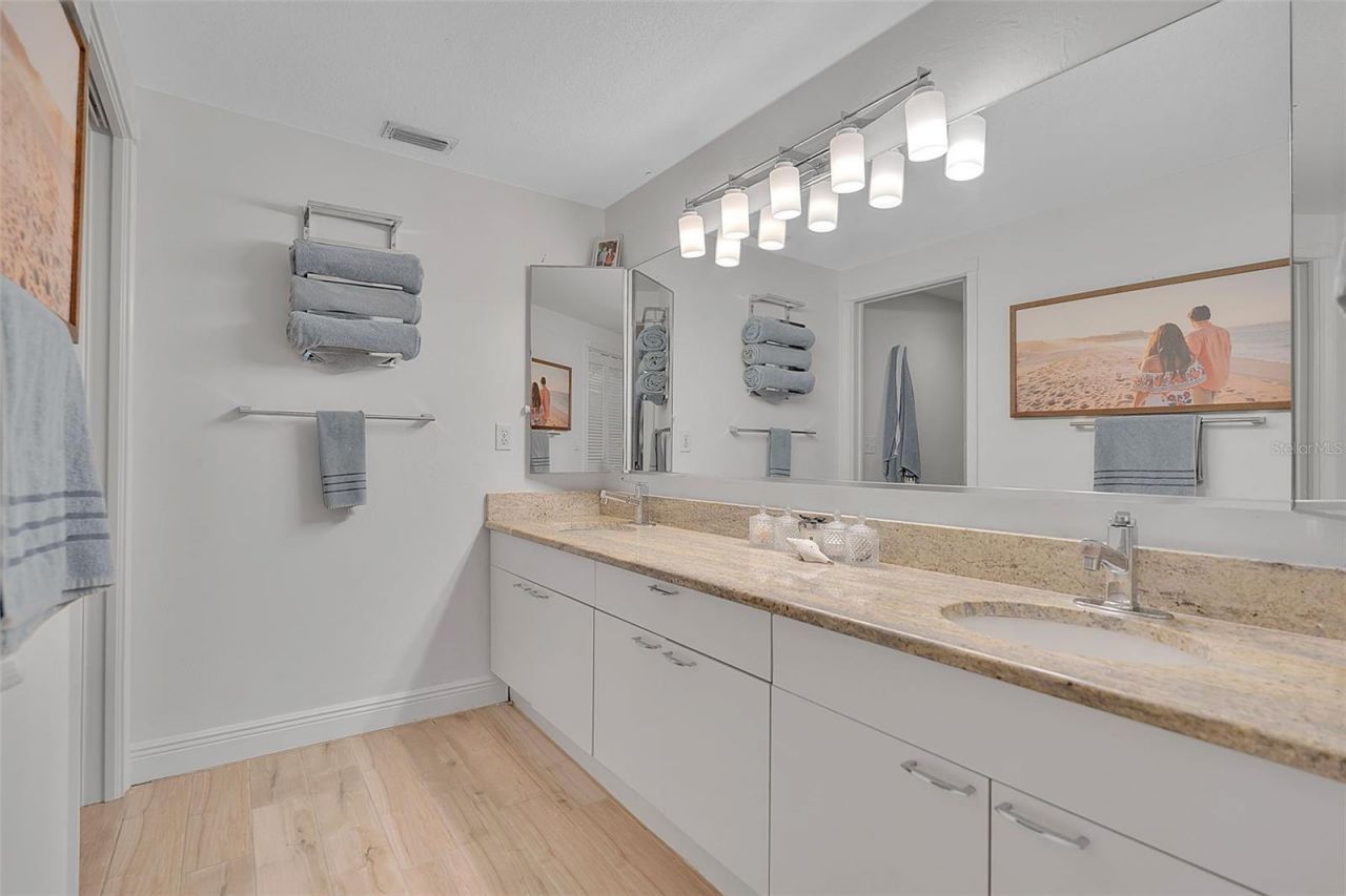 4104 128th Street W, Unit 702, Cortez, FL 34215 Photo