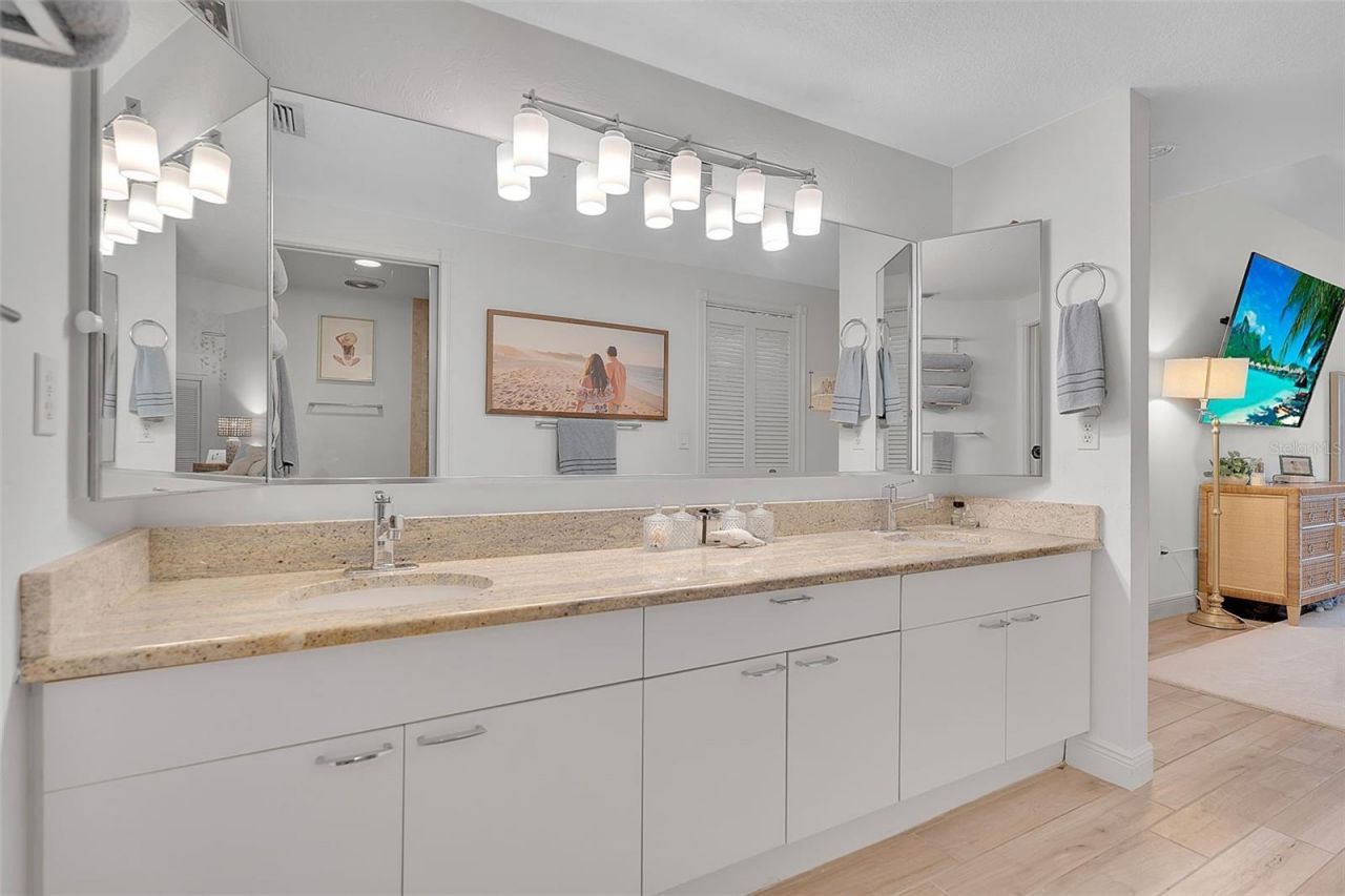 4104 128th Street W, Unit 702, Cortez, FL 34215 Photo