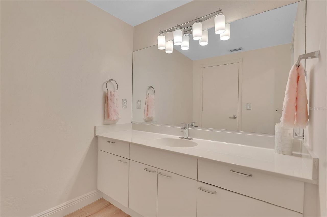 4104 128th Street W, Unit 702, Cortez, FL 34215 Photo