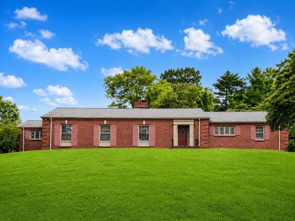 105 3rd Ave E, Springfield, TN 37172