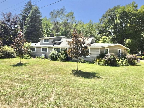 5974 Superior Street, Coloma, MI 49038