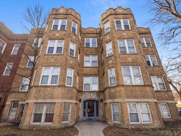 2555 W Eastwood Avenue , Unit 3, Chicago, IL 60625