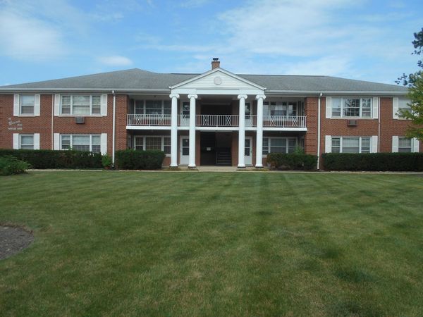 2000 N Parkside Drive, Unit 2C, Park Ridge, IL 60068