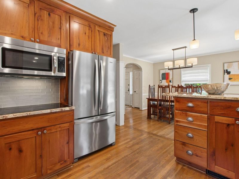 160 W Royal Forest Boulevard, Columbus, OH 43214 Photo 17
