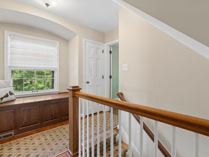 160 W Royal Forest Boulevard, Columbus, OH 43214 Photo 24