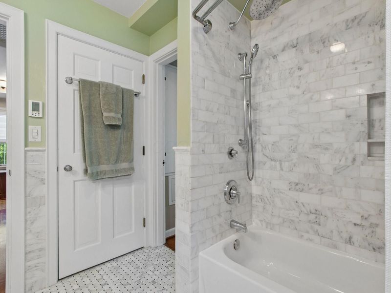 160 W Royal Forest Boulevard, Columbus, OH 43214 Photo 30