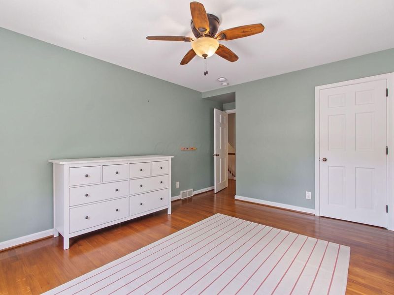 160 W Royal Forest Boulevard, Columbus, OH 43214 Photo 34