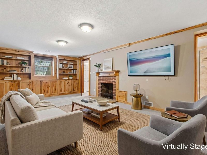 160 W Royal Forest Boulevard, Columbus, OH 43214 Photo 36