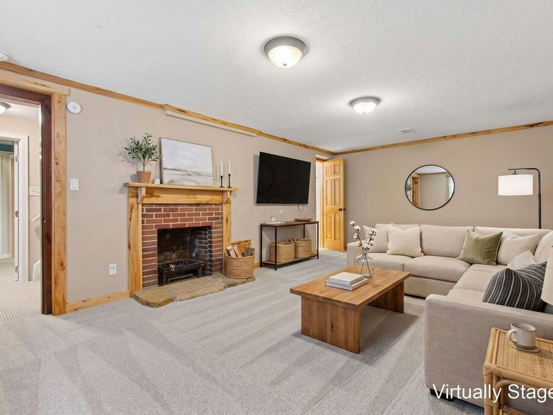 160 W Royal Forest Boulevard, Columbus, OH 43214 Photo 38
