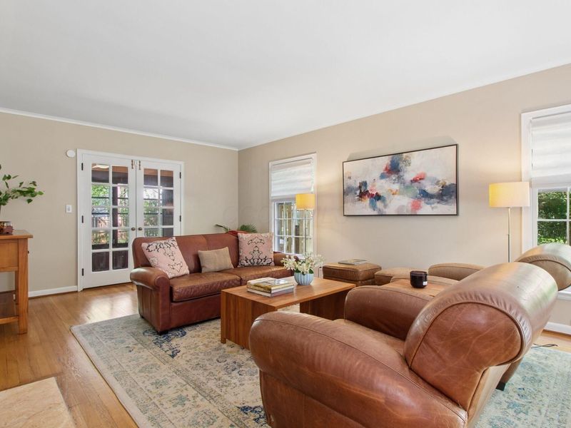 160 W Royal Forest Boulevard, Columbus, OH 43214 Photo 9