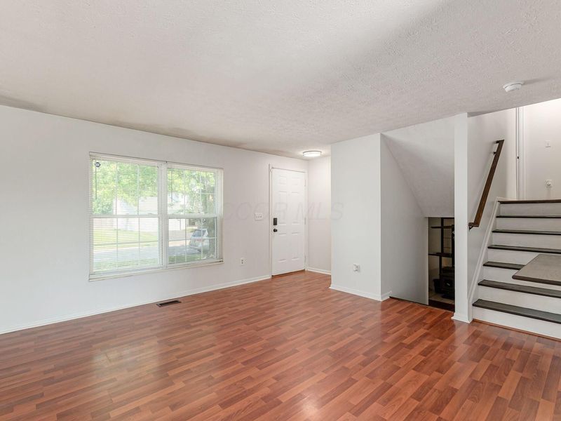 792 Carteret Drive, Columbus, OH 43228 Photo 5