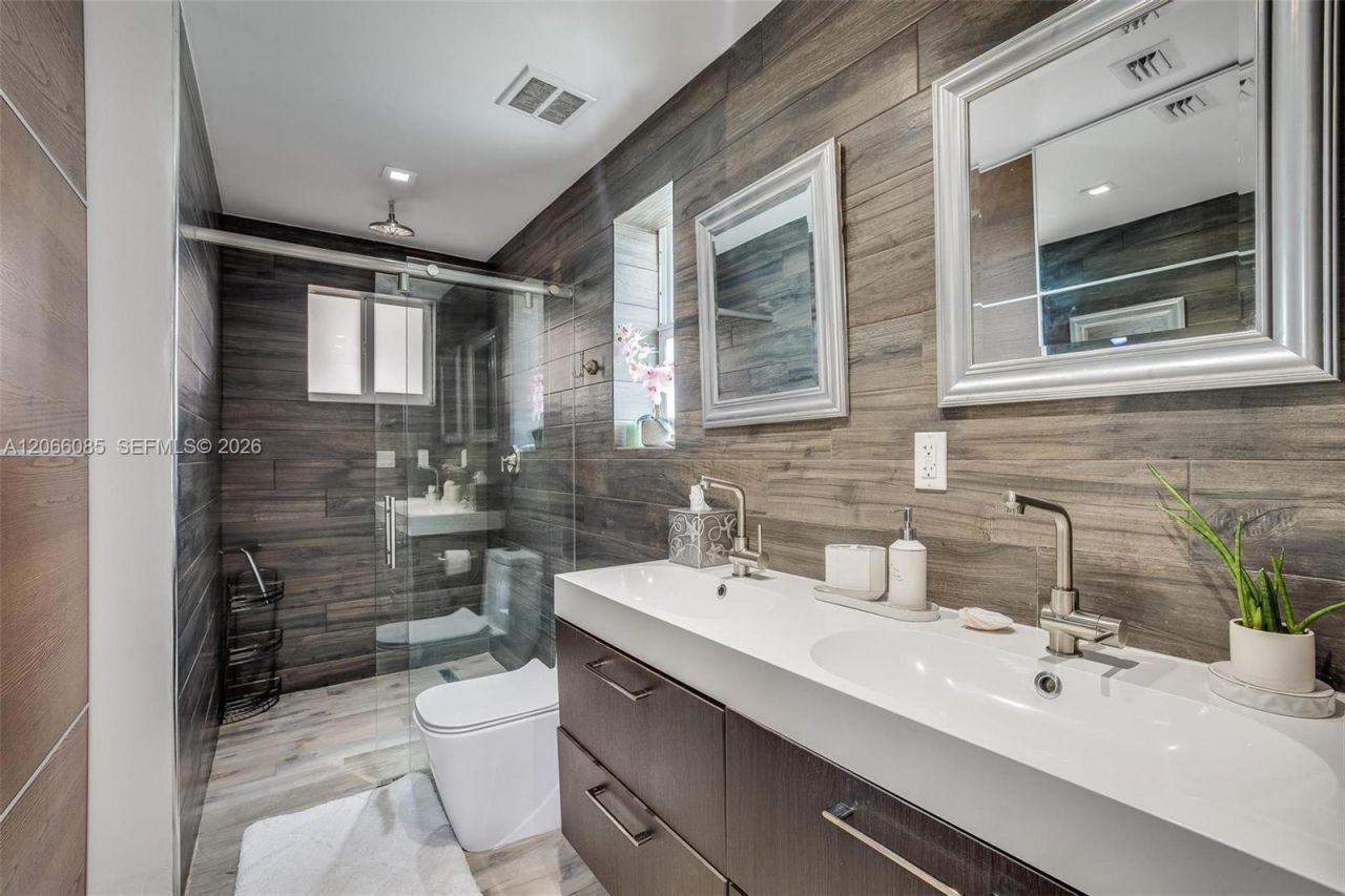 7549 Buccaneer Ave, Unit 7549, North Bay Village, FL 33141 Photo