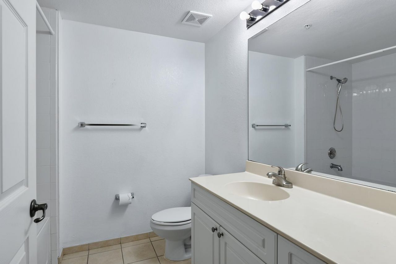 2730 Anzio Court, Unit 108, Palm Beach Gardens, FL 33410 Photo