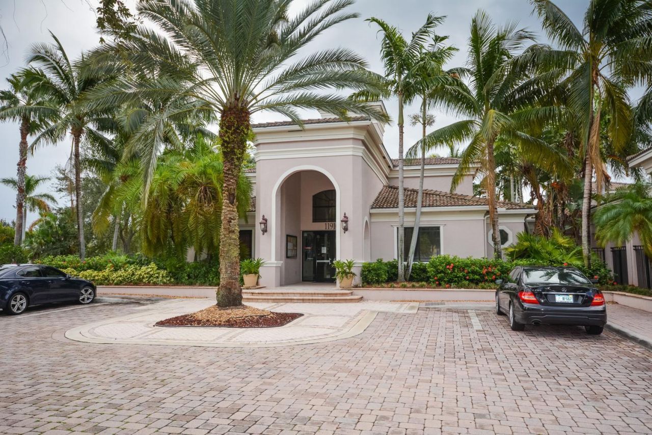 2730 Anzio Court, Unit 108, Palm Beach Gardens, FL 33410 Photo