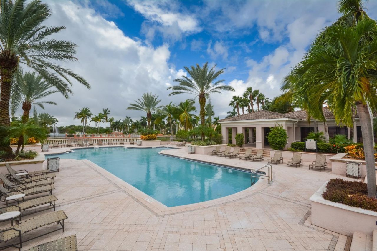 2730 Anzio Court, Unit 108, Palm Beach Gardens, FL 33410 Photo