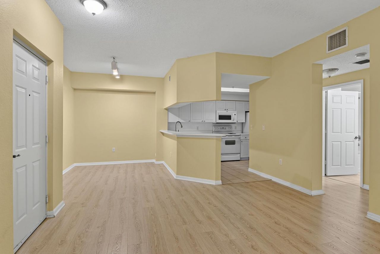 2730 Anzio Court, Unit 108, Palm Beach Gardens, FL 33410 Photo