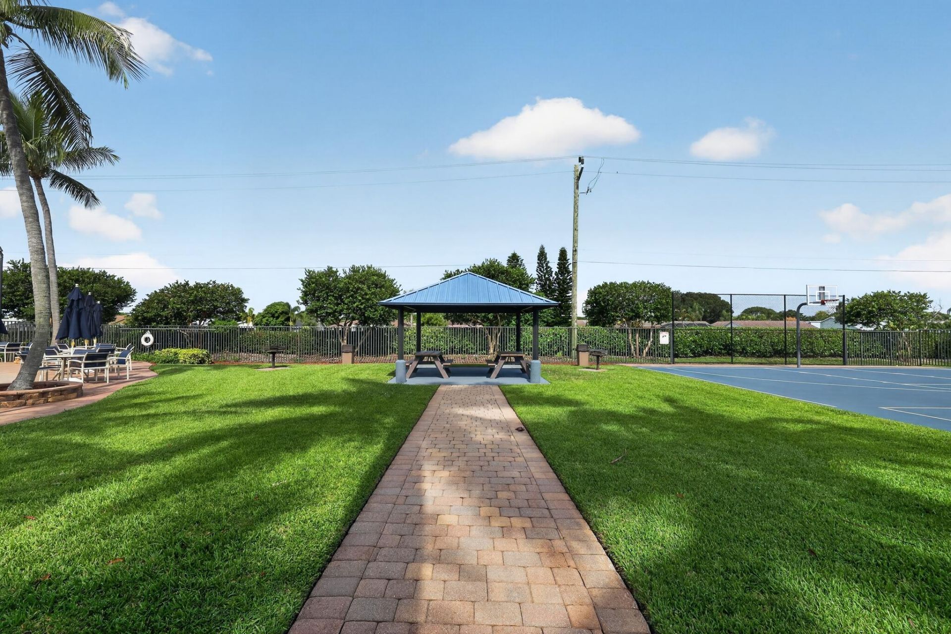 2823 S Evergreen Circle, Boynton Beach, FL 33426 Photo