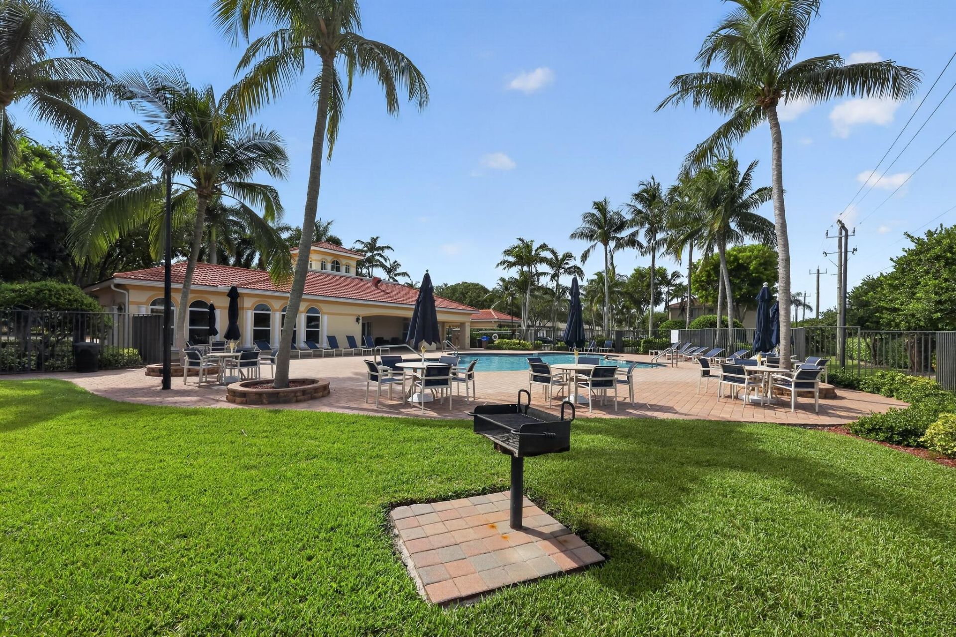 2823 S Evergreen Circle, Boynton Beach, FL 33426 Photo