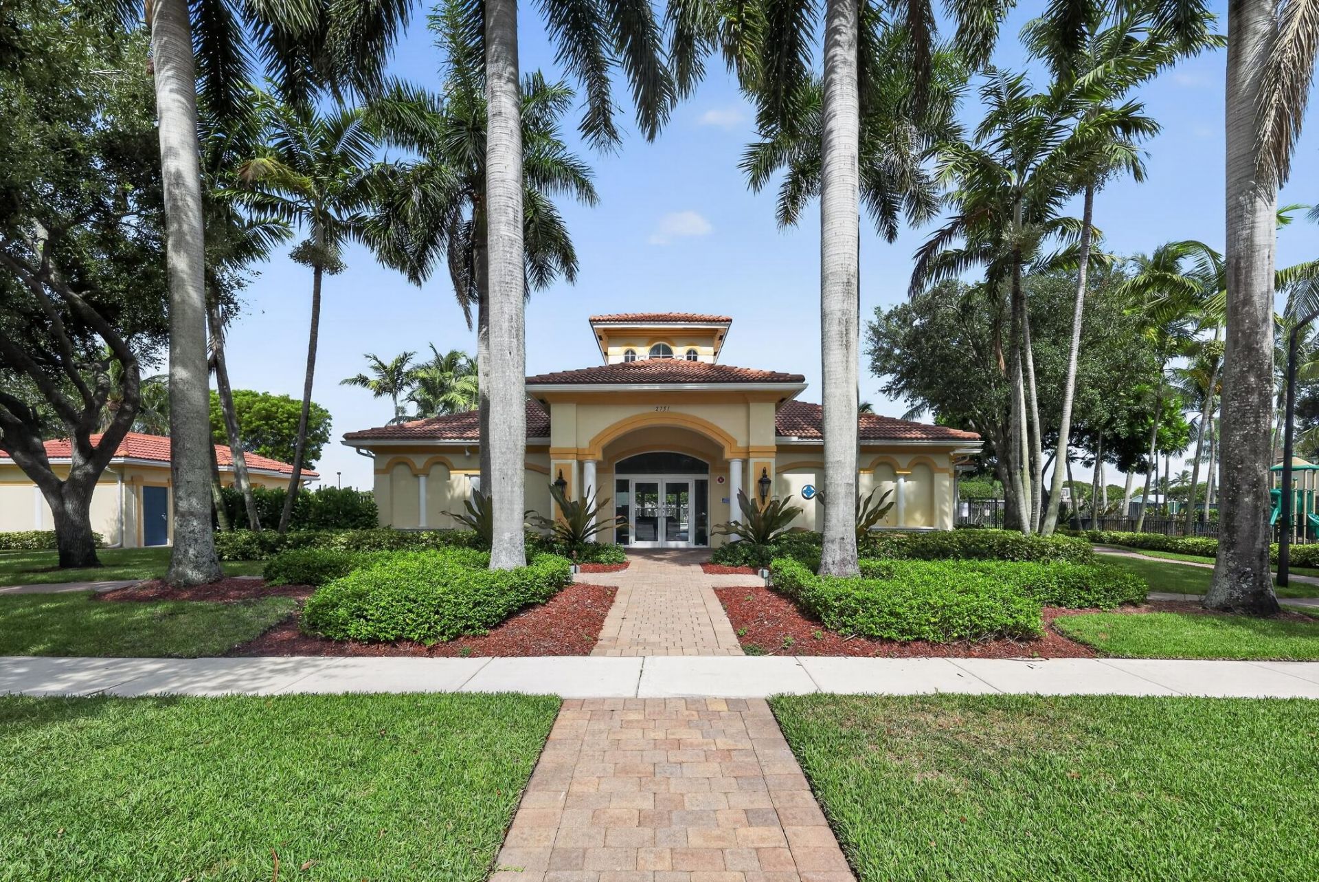 2823 S Evergreen Circle, Boynton Beach, FL 33426 Photo