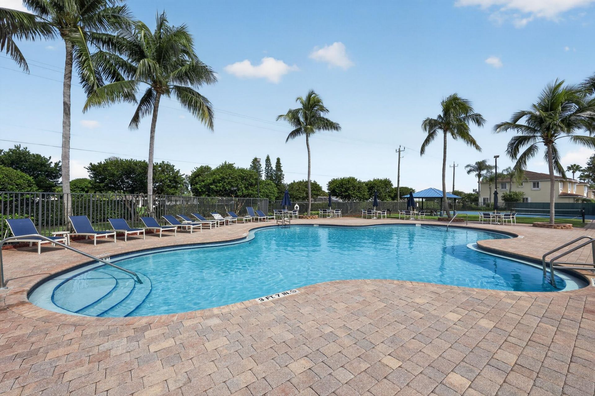 2823 S Evergreen Circle, Boynton Beach, FL 33426 Photo