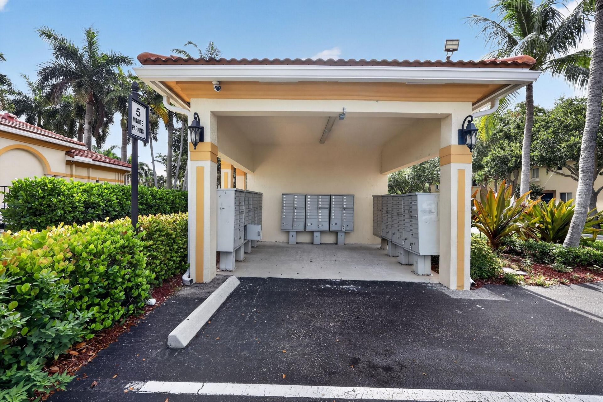 2823 S Evergreen Circle, Boynton Beach, FL 33426 Photo