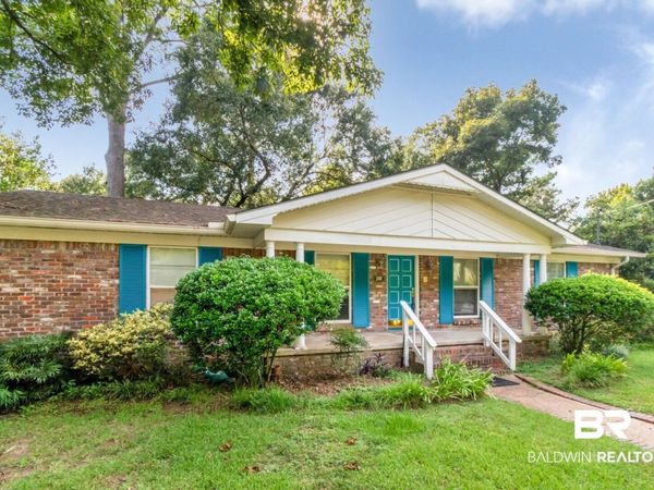 230 Cache Cir, Chickasaw, AL 36611