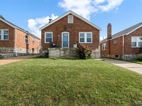 5648 Tholozan Avenue , St Louis, MO 63109