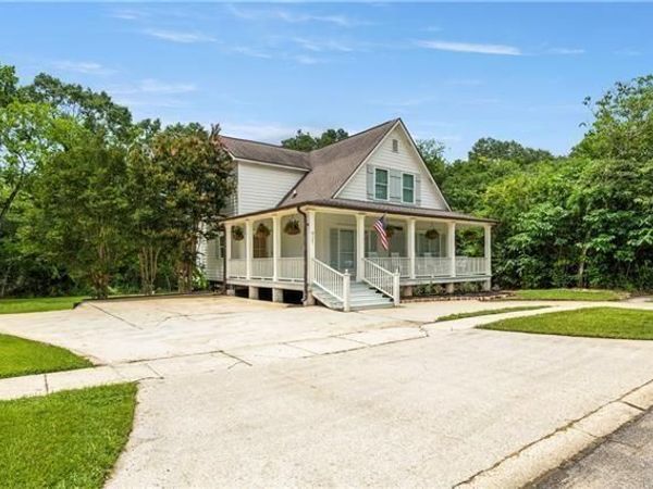 921 CARRIAGE Way , Baton Rouge, LA 70808