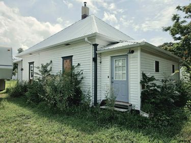 303 3rd Street, Edgar, NE 68935