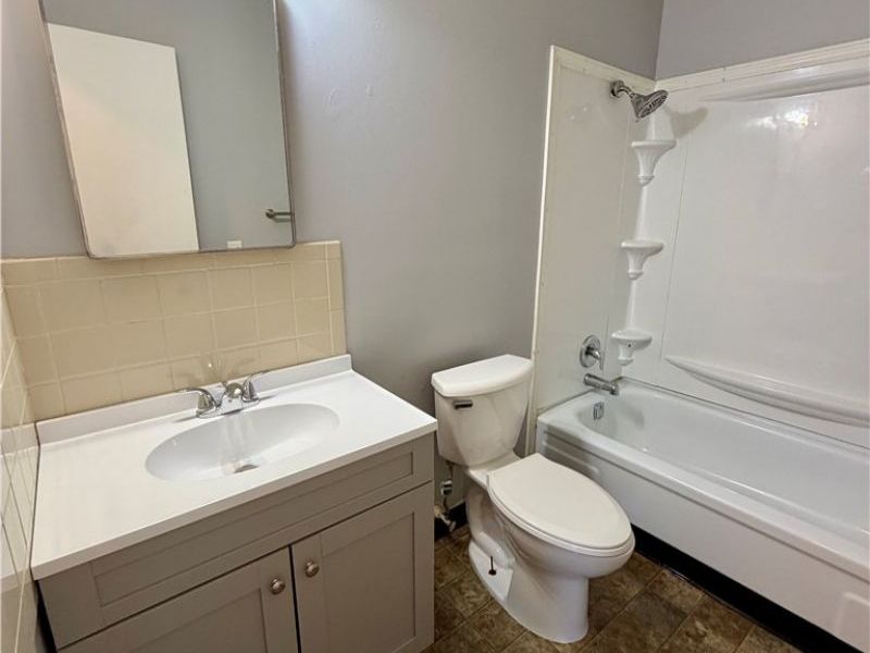 1860 Mahoning Avenue NW, Warren, OH 44483 Photo 11