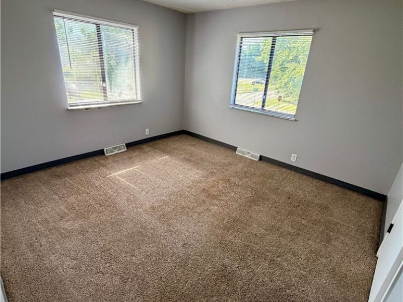 1860 Mahoning Avenue NW, Warren, OH 44483 Photo 12