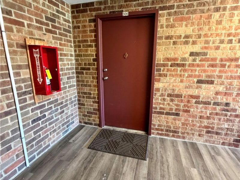 1860 Mahoning Avenue NW, Warren, OH 44483 Photo 3