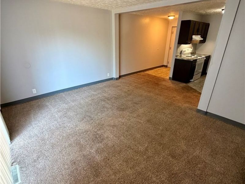 1860 Mahoning Avenue NW, Warren, OH 44483 Photo 5
