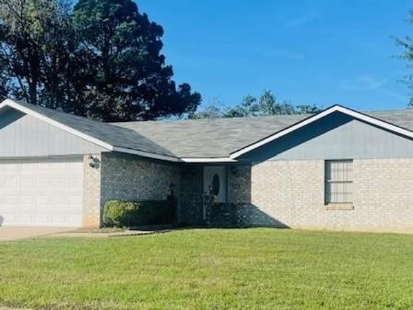 4808 Honeysuckle Lane , Shreveport, LA 71118
