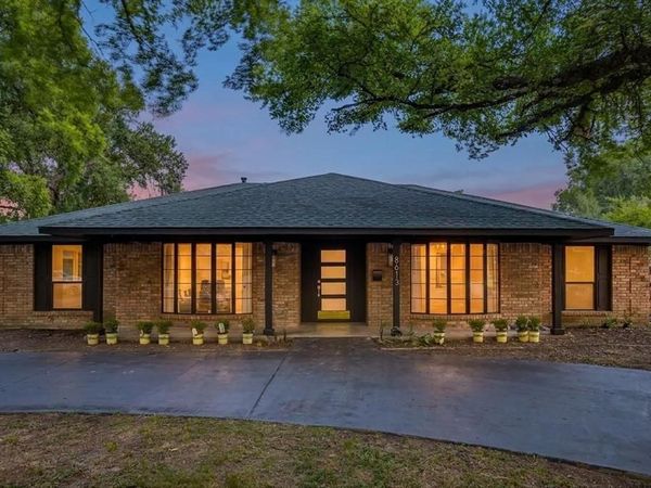 8613 Marys Creek Drive , Benbrook, TX 76116